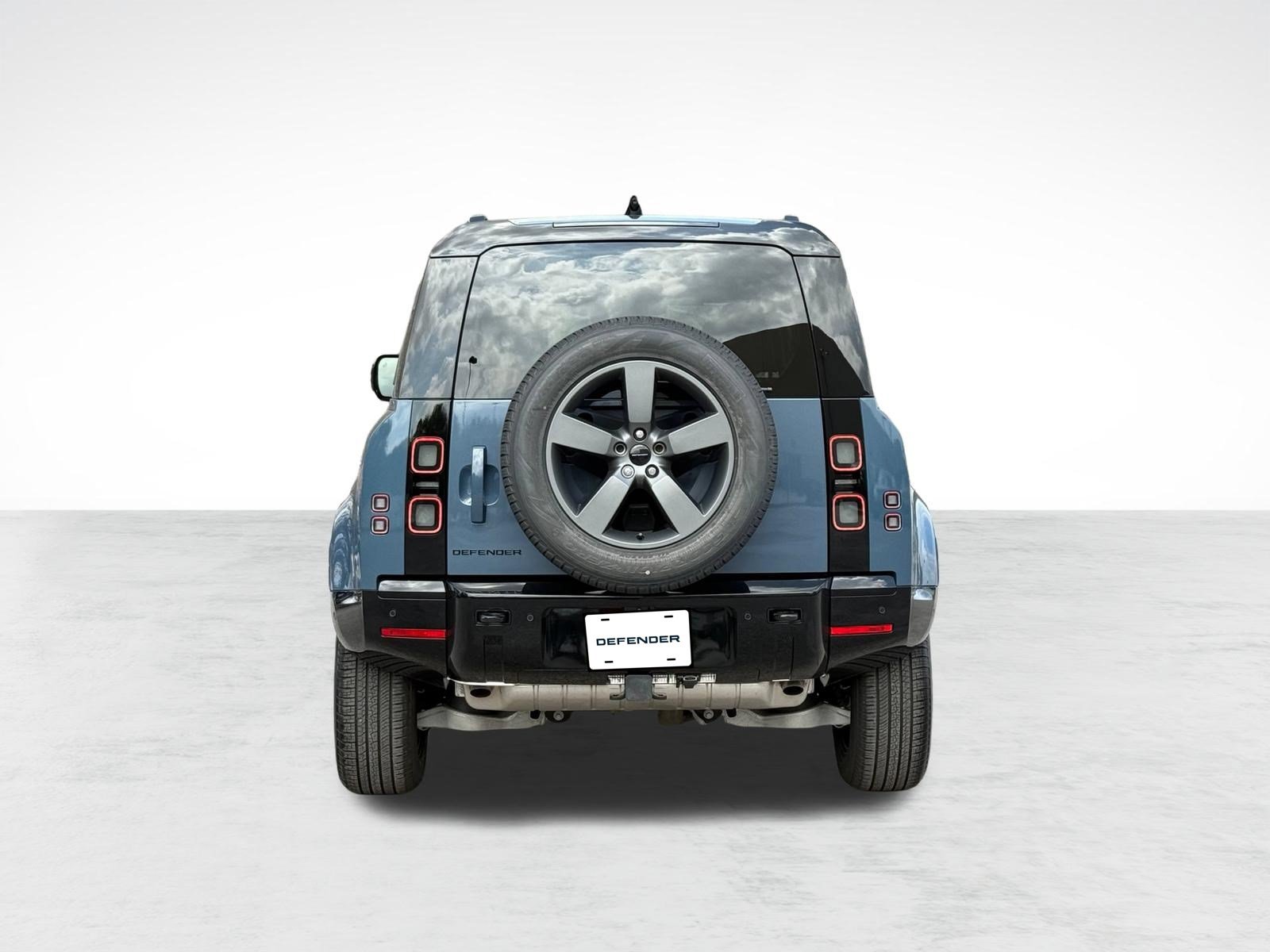 Used 2026 Land Rover Defender 110 X-Dynamic SE AWD/4WD image 9