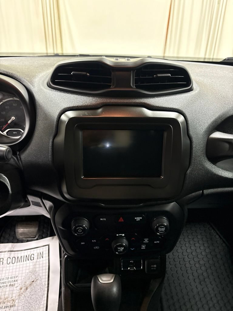 Used 2020 Jeep Renegade Altitude FWD image 13