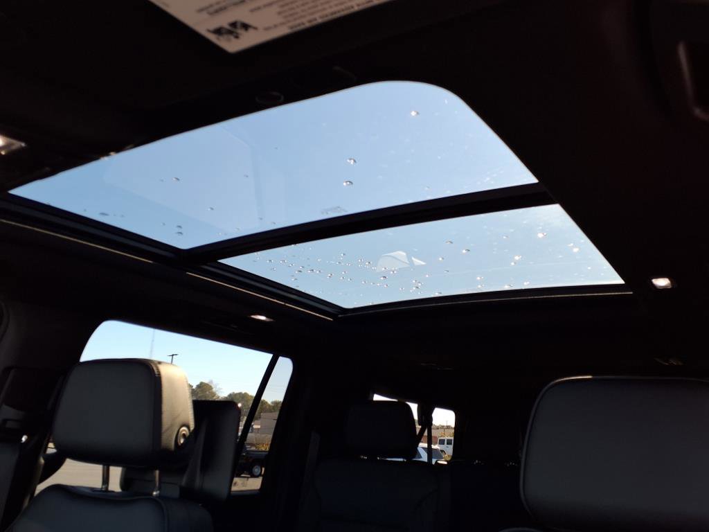 Used 2024 GMC Yukon XL Denali w/ Denali Reserve Package image 16