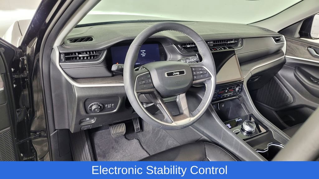 Used 2023 Jeep Grand Cherokee Limited image 14