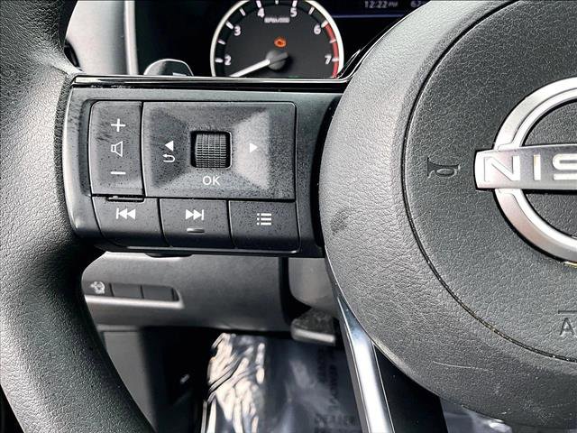 Used 2023 Nissan Rogue SV image 19