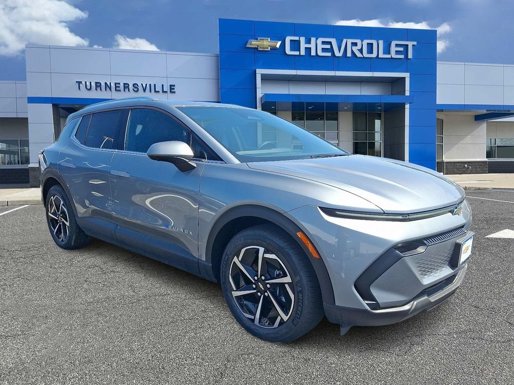 New 2026 Chevrolet Equinox EV LT FWD image 2