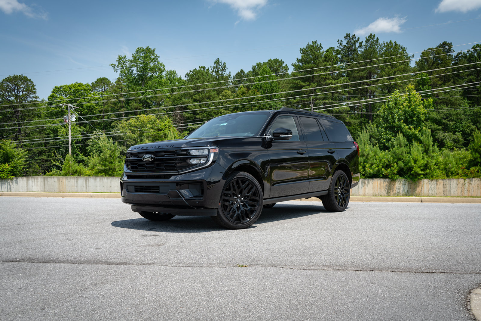 New 2026 Ford Expedition Platinum w/ Stealth Performance Package AWD/4WD image 3