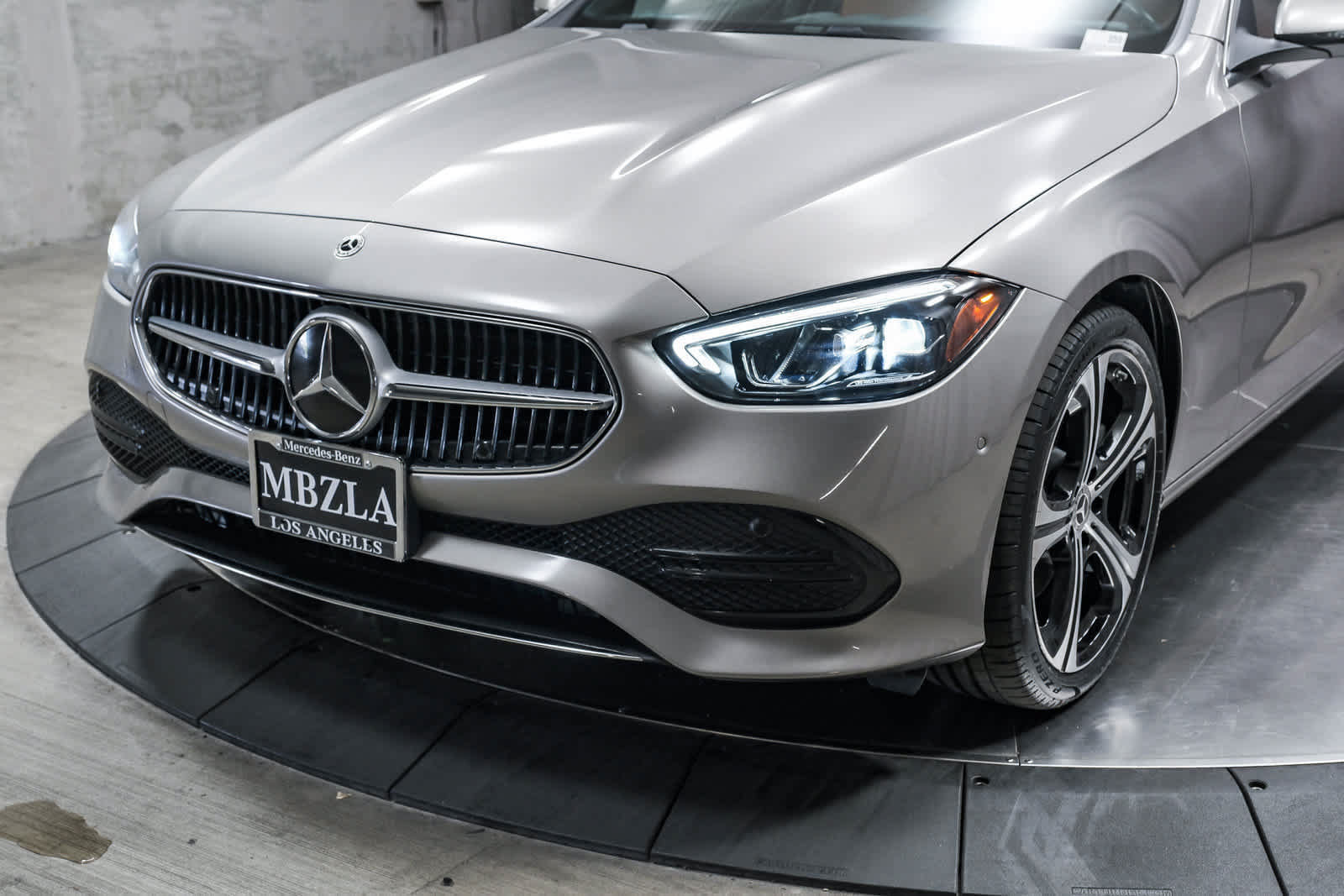 Used 2024 Mercedes-Benz C 300 Sedan image 11