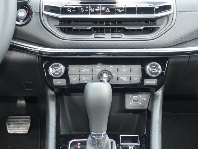 New 2026 Jeep Compass Limited image 14