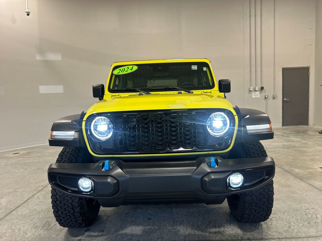 Used 2024 Jeep Wrangler Unlimited AWD/4WD image 3