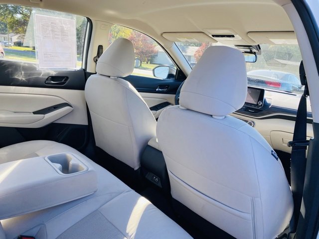 Used 2025 Nissan Altima 2.5 SV image 13