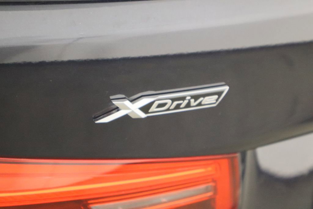 Used 2019 BMW 540i xDrive w/ M Sport Package image 46