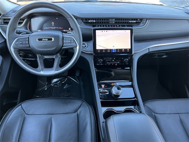 Certified 2023 Jeep Grand Cherokee Limited w/ Black Appearance Package image 3