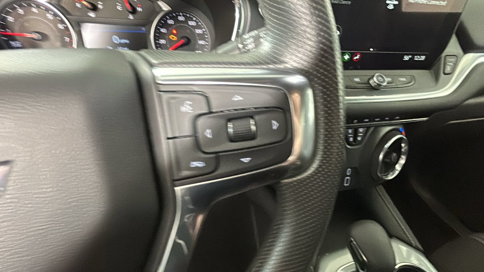 Used 2023 Chevrolet Blazer LT w/ Driver Confidence Package FWD image 17