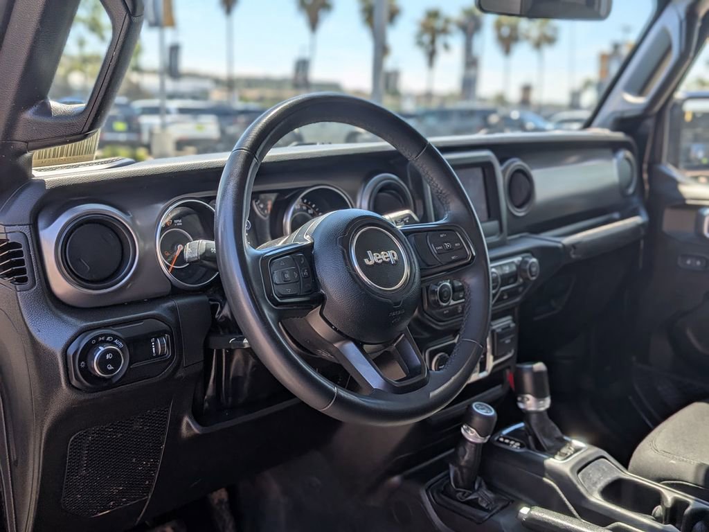 Used 2023 Jeep Gladiator Sport image 12