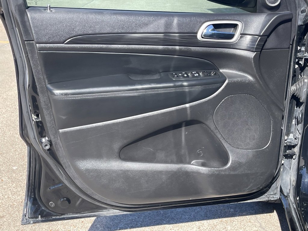 Used 2021 Jeep Grand Cherokee Laredo X image 36