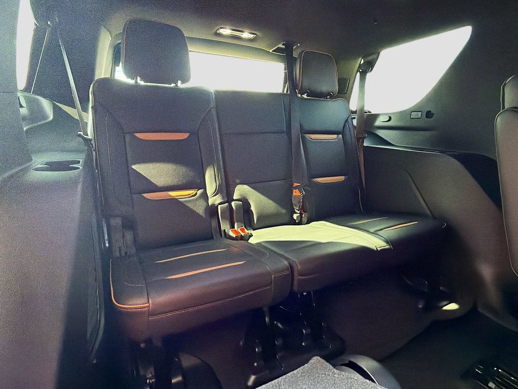 Used 2021 GMC Yukon AT4 w/ Technology Package image 25