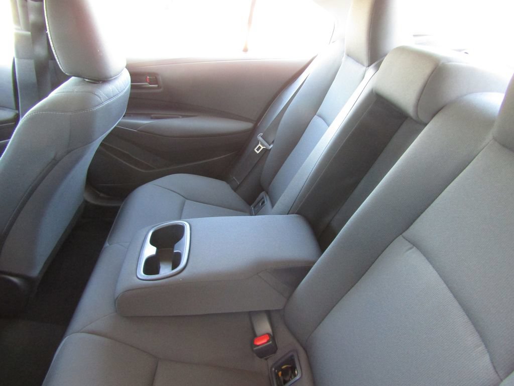 Used 2025 Toyota Corolla LE FWD image 25