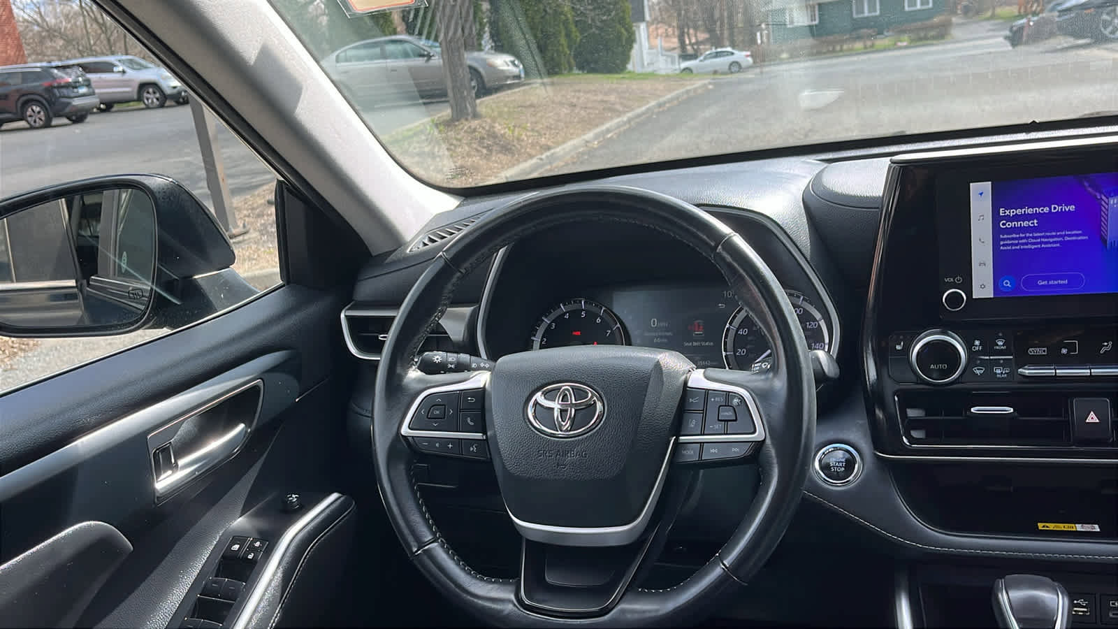 Used 2023 Toyota Highlander XLE AWD/4WD image 28