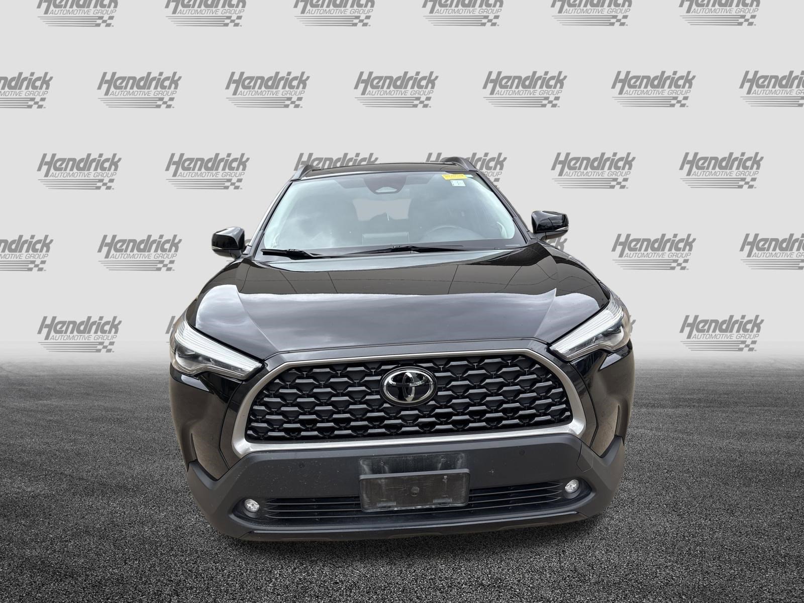 Used 2023 Toyota Corolla Cross XLE w/ Convenience Package AWD/4WD image 6