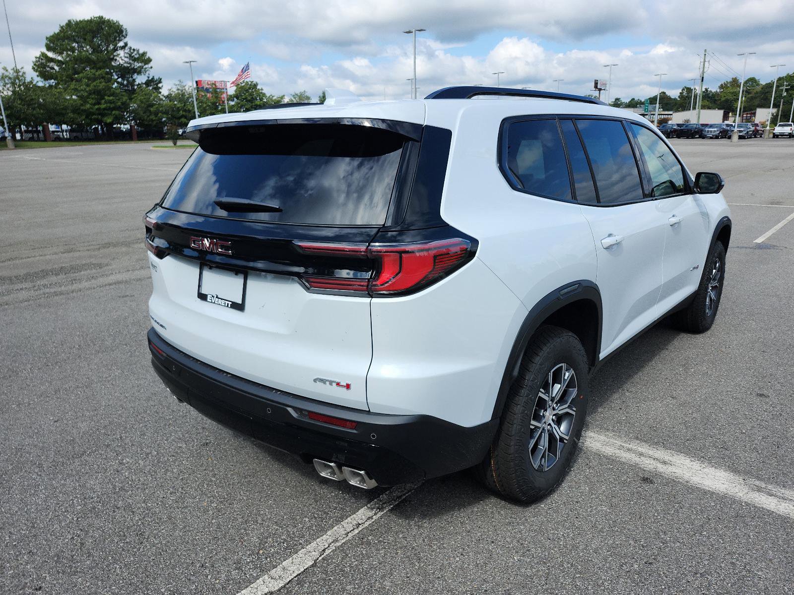 New 2026 GMC Acadia AT4 w/ Luxury Package AWD/4WD image 3