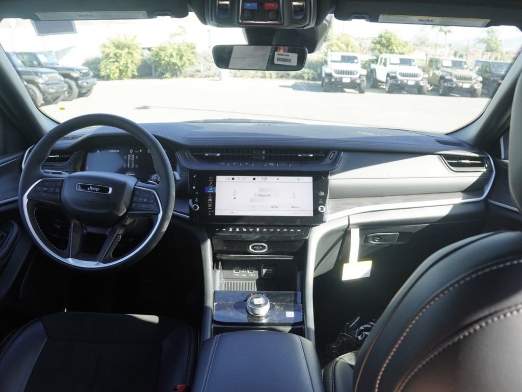 New 2026 Jeep Grand Cherokee Altitude image 26