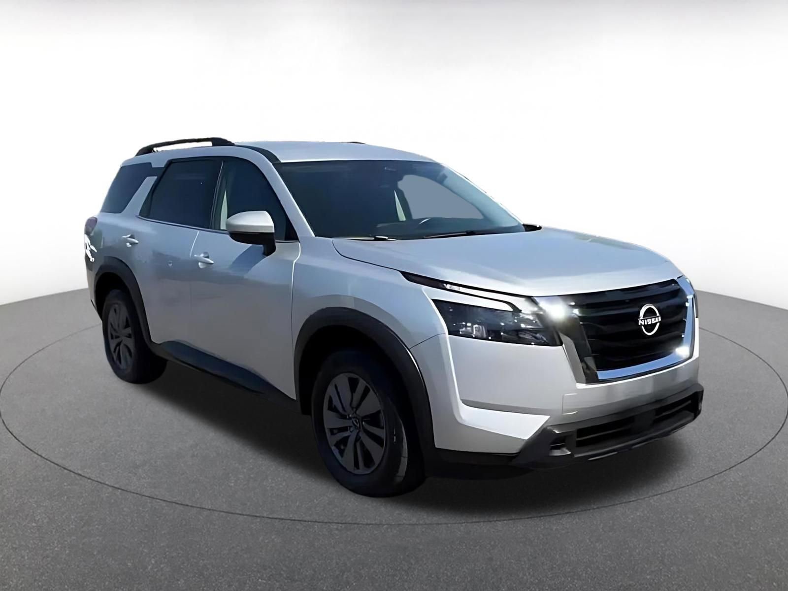 Used 2025 Nissan Pathfinder SV AWD/4WD image 3
