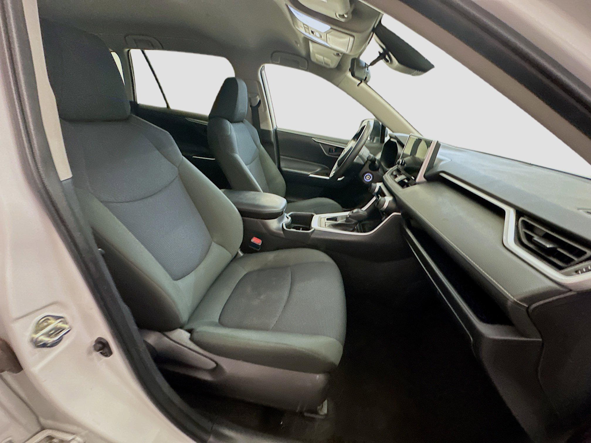 Used 2024 Toyota RAV4 LE image 32