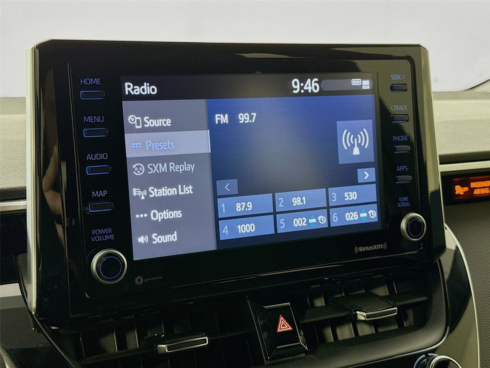 Used 2022 Toyota Corolla SE FWD image 9