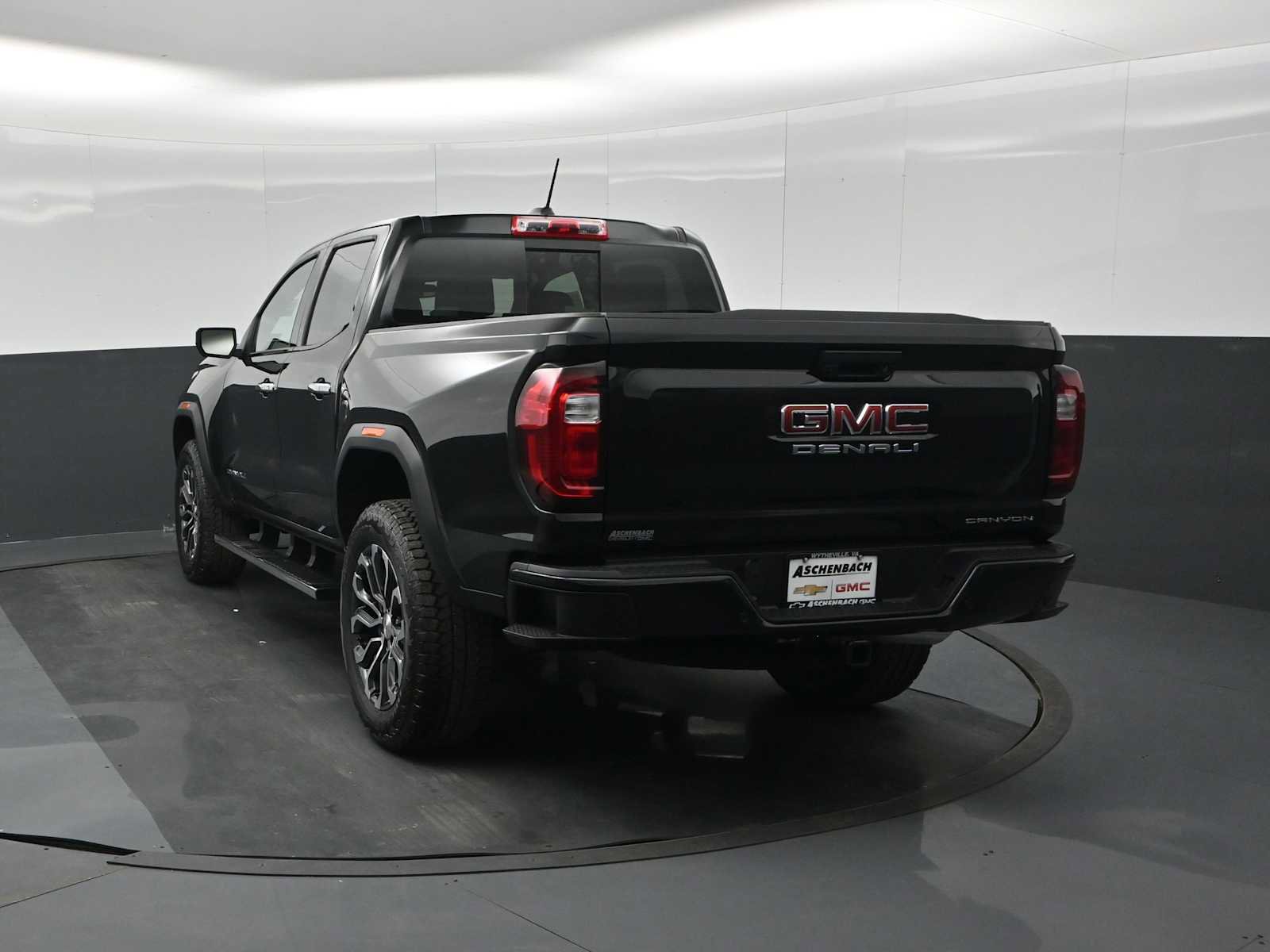 New 2026 GMC Canyon Denali AWD/4WD image 7