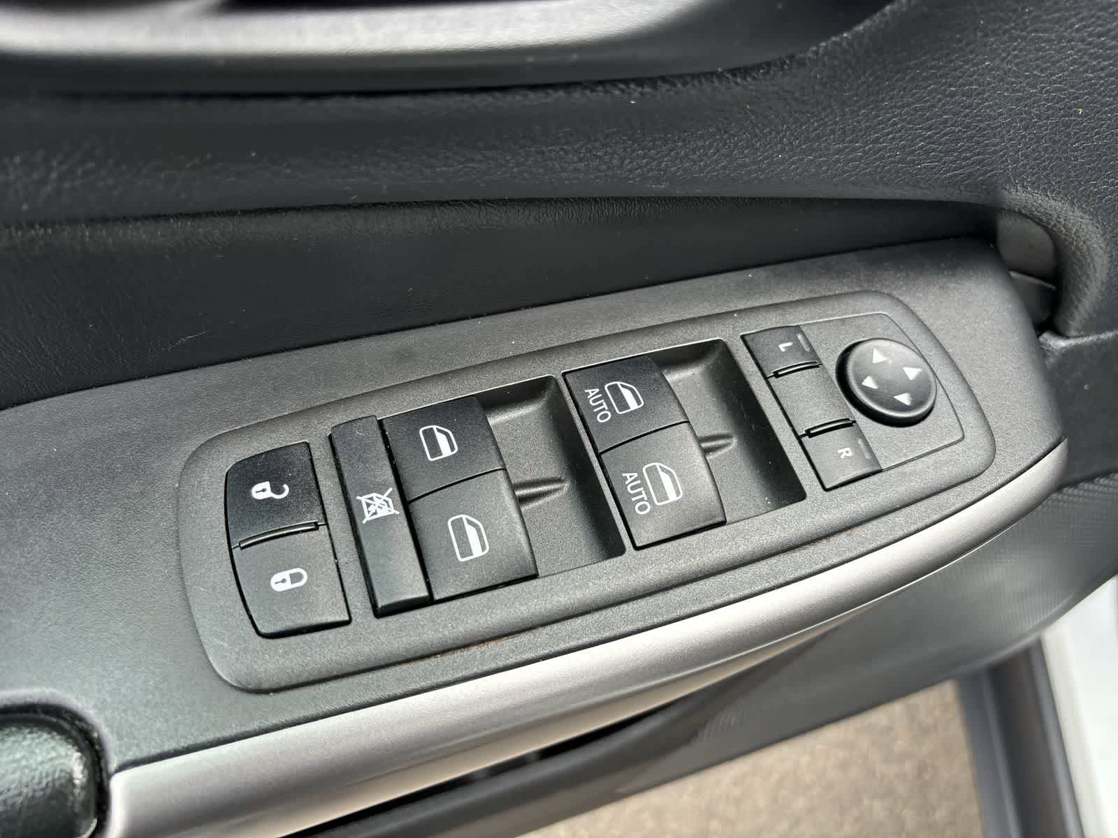 Certified 2022 Jeep Cherokee Limited AWD/4WD image 10