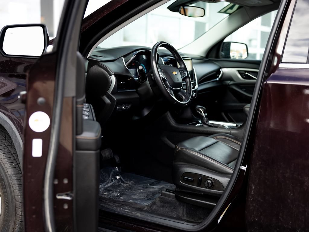 Used 2021 Chevrolet Traverse LT FWD image 29