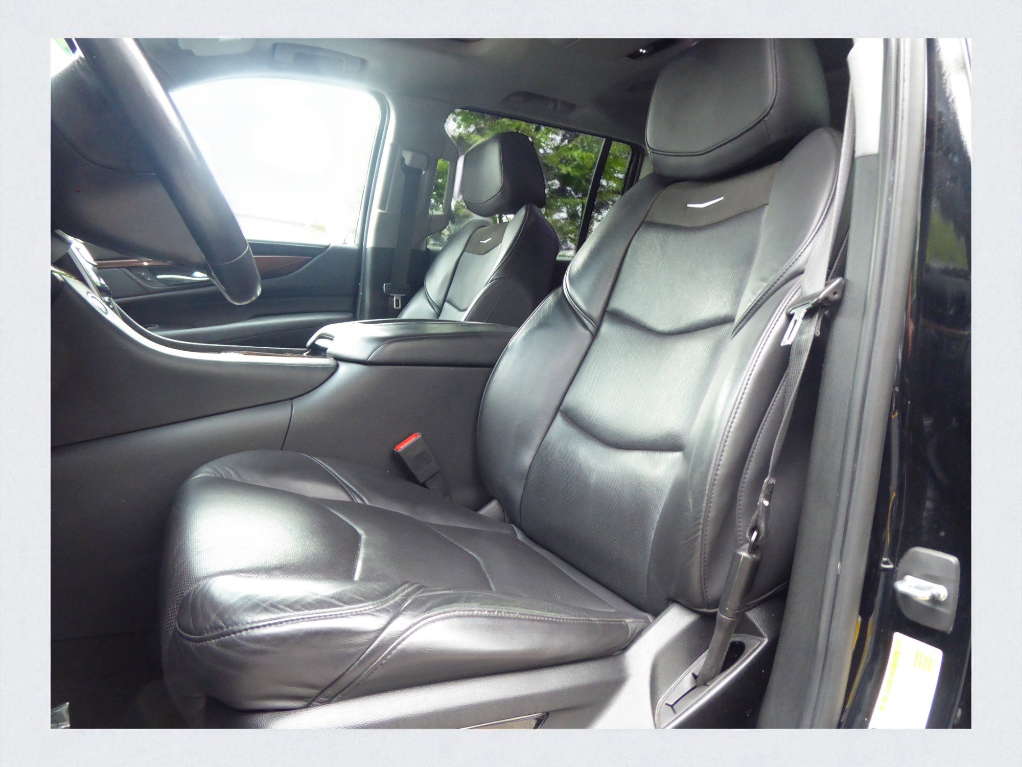 Used 2020 Cadillac Escalade ESV Premium Luxury image 18