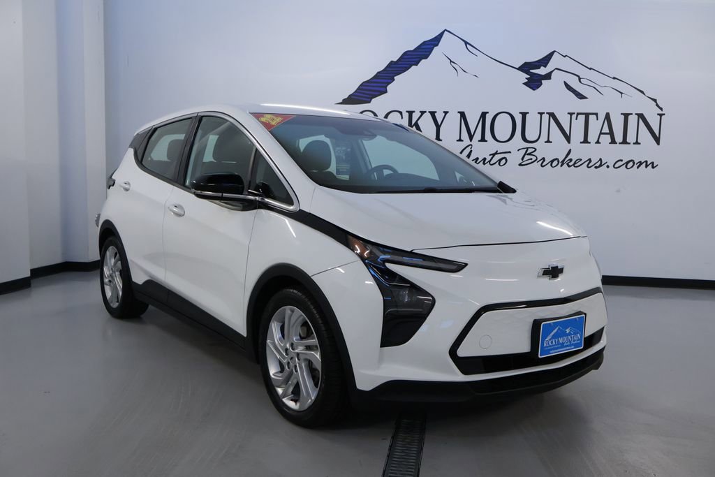 Used 2022 Chevrolet Bolt LT w/ Driver Confidence Package image 1