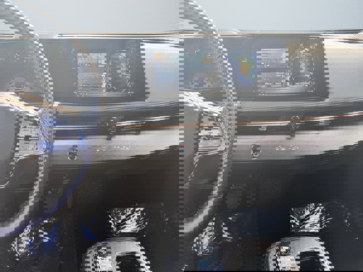 Used 2024 Nissan Ariya FWD image 11