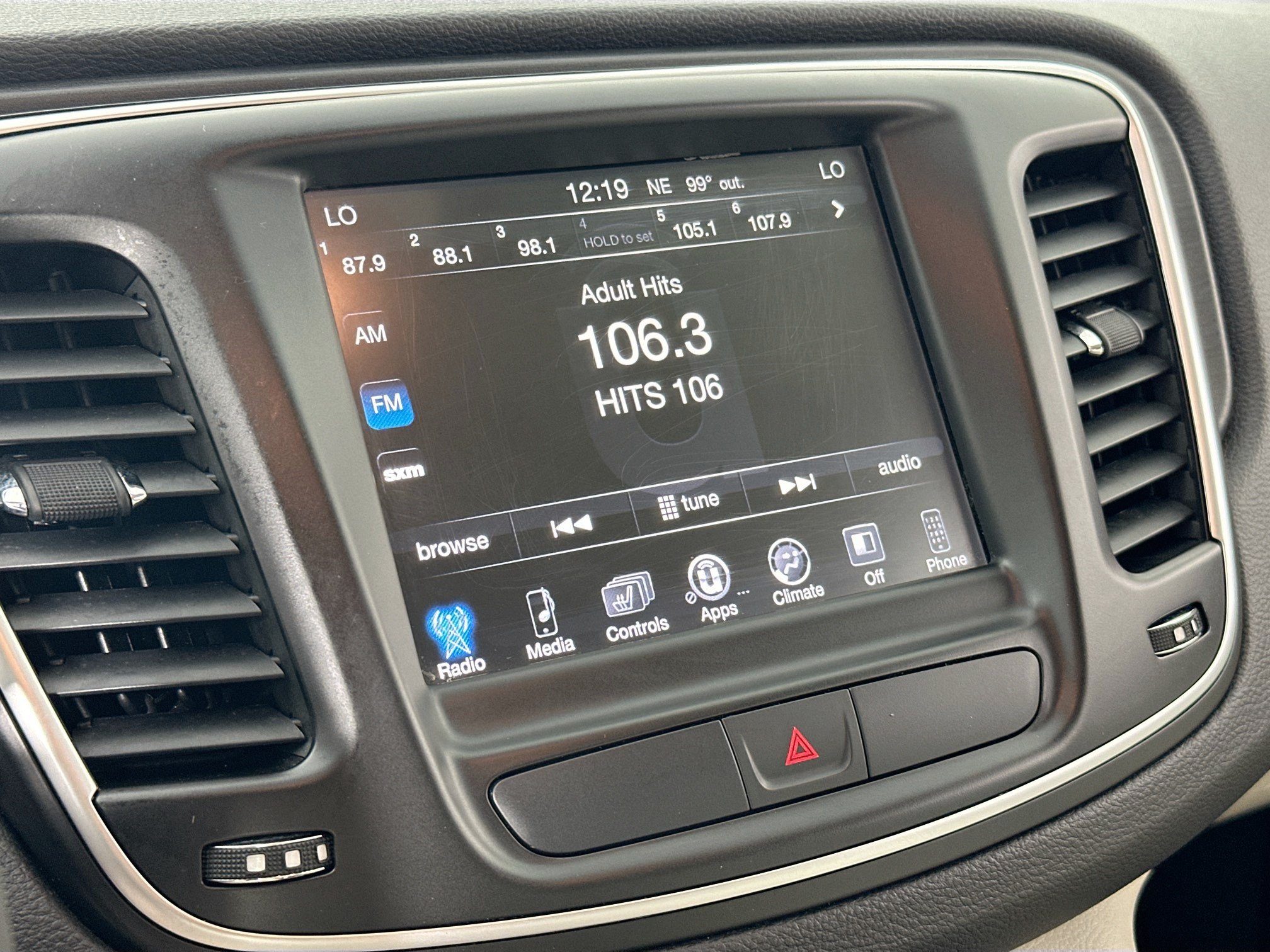 Used 2017 Chrysler 200 Limited Platinum w/ Comfort & Convenience Group FWD image 14