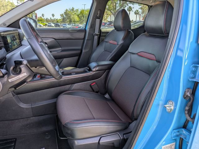 Certified 2025 Nissan Kicks SR FWD image 13
