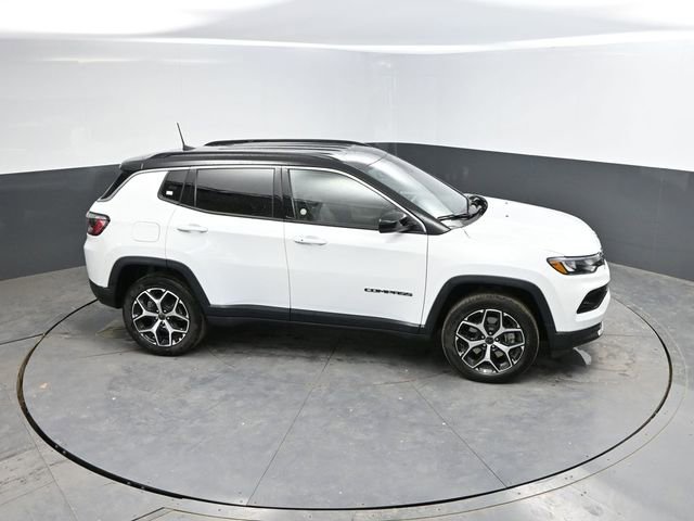 Used 2026 Jeep Compass Limited AWD/4WD image 45