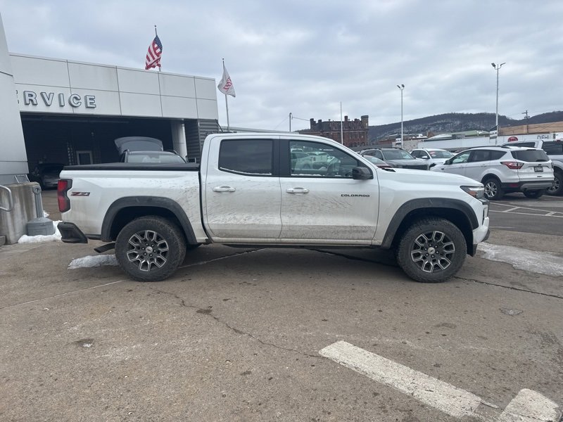 Used 2024 Chevrolet Colorado Z71 w/ Z71 Convenience Package 2 image 6
