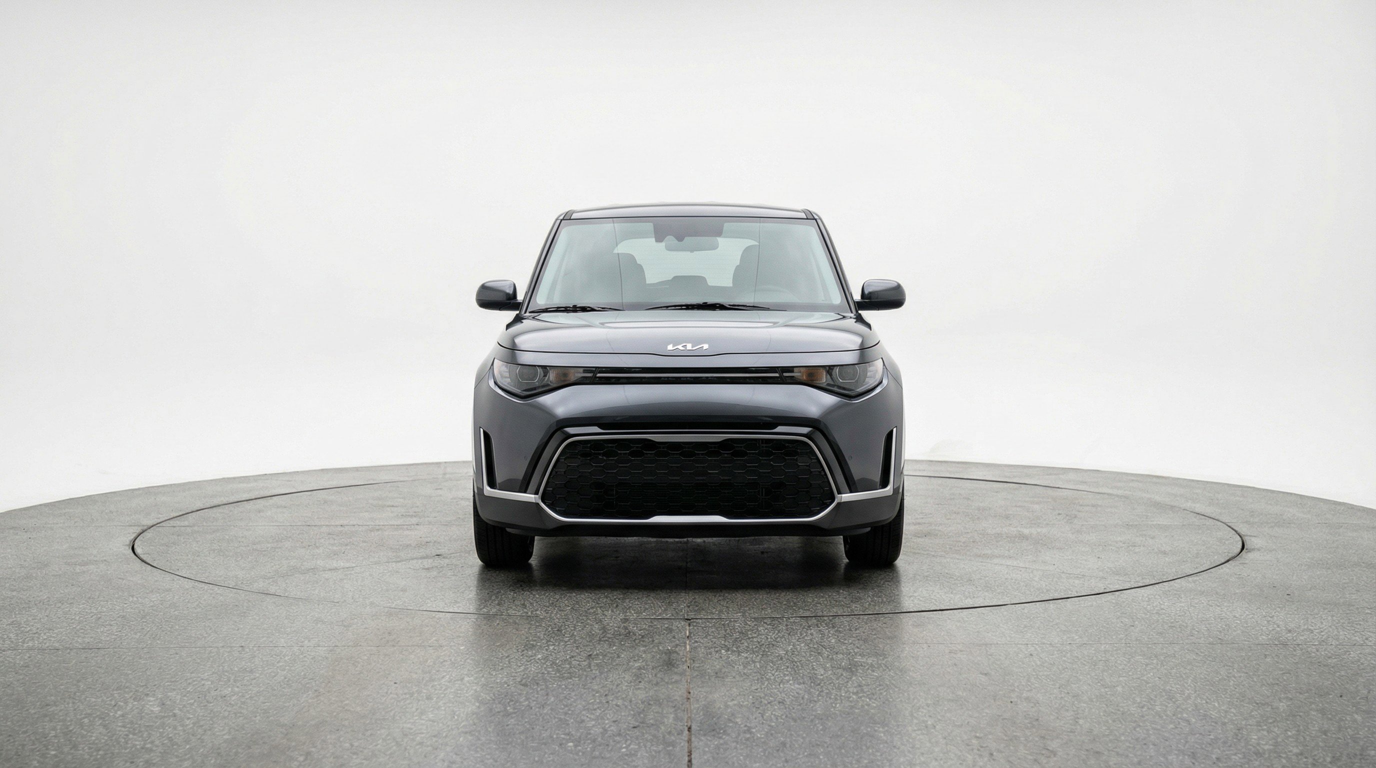 Used 2025 Kia Soul LX w/ LX Technology Package image 2