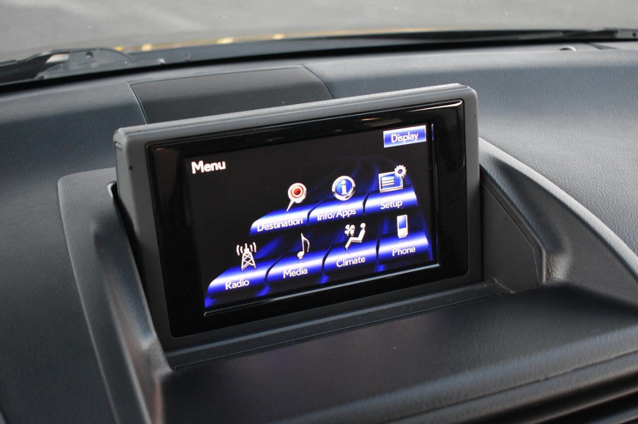 Used 2013 Lexus CT 200h image 23