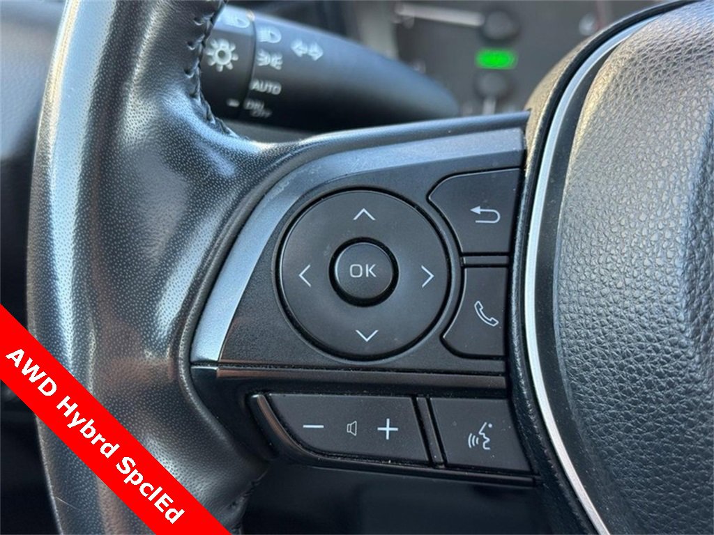 Used 2023 Toyota Corolla SE w/ SE Package image 14