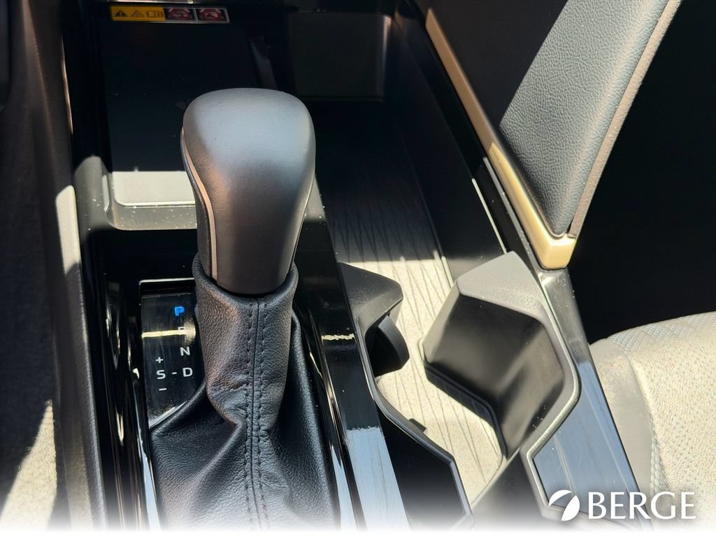 Used 2025 Toyota Camry XSE FWD image 24