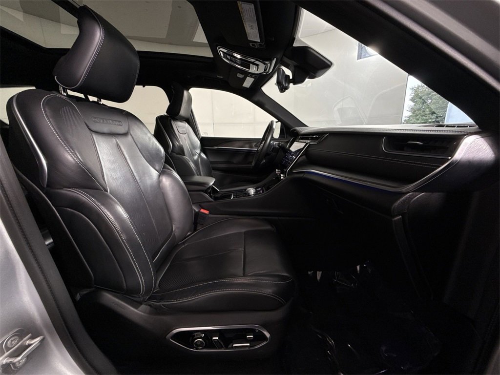 Used 2021 Jeep Grand Cherokee L Overland w/ Advanced Protech Group III image 28