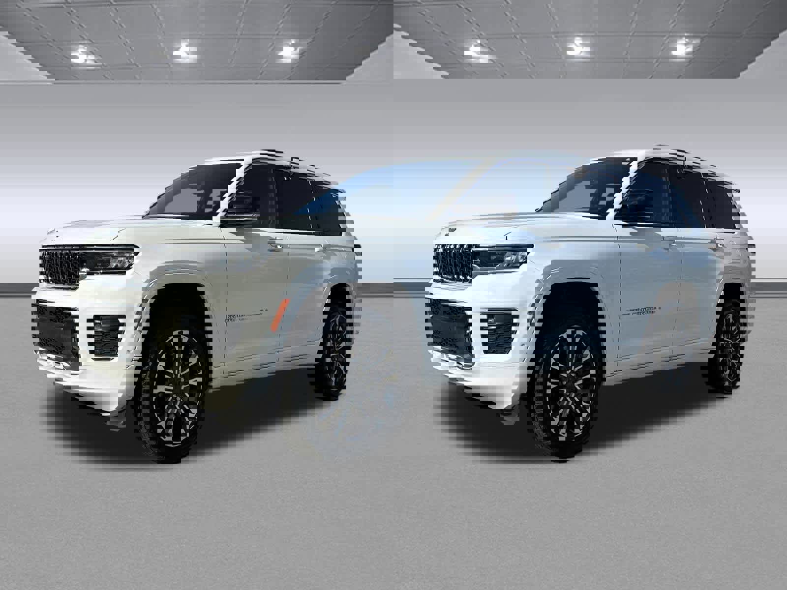 Used 2023 Jeep Grand Cherokee L Overland image 3
