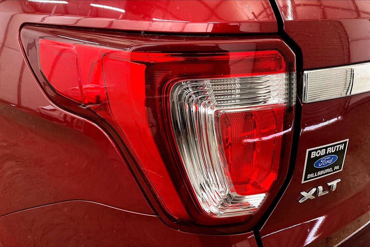 Used 2018 Ford Explorer XLT w/ Equipment Group 201A image 29