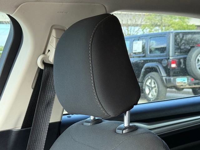 Used 2020 Ford Fusion SE image 12