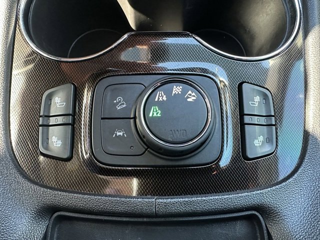 Certified 2023 GMC Acadia AT4 image 31