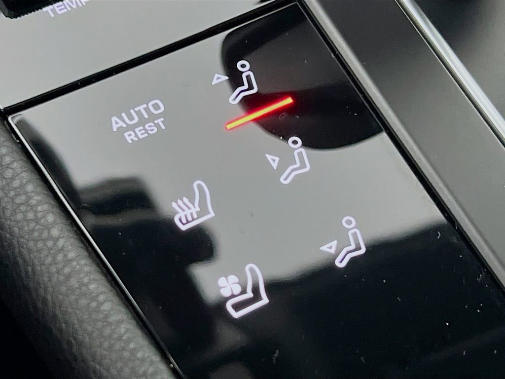 Certified 2023 Porsche Macan GTS image 23