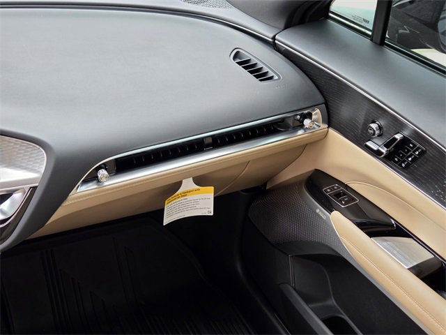 New 2025 Cadillac Lyriq Luxury image 16