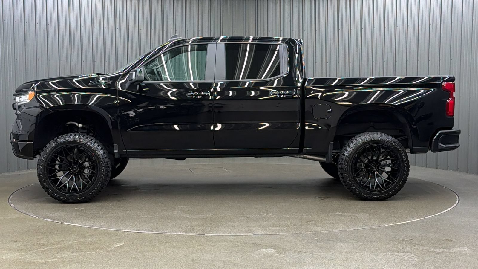 Used 2026 Chevrolet Silverado 1500 RST w/ RST All Star Premium Package AWD/4WD image 2
