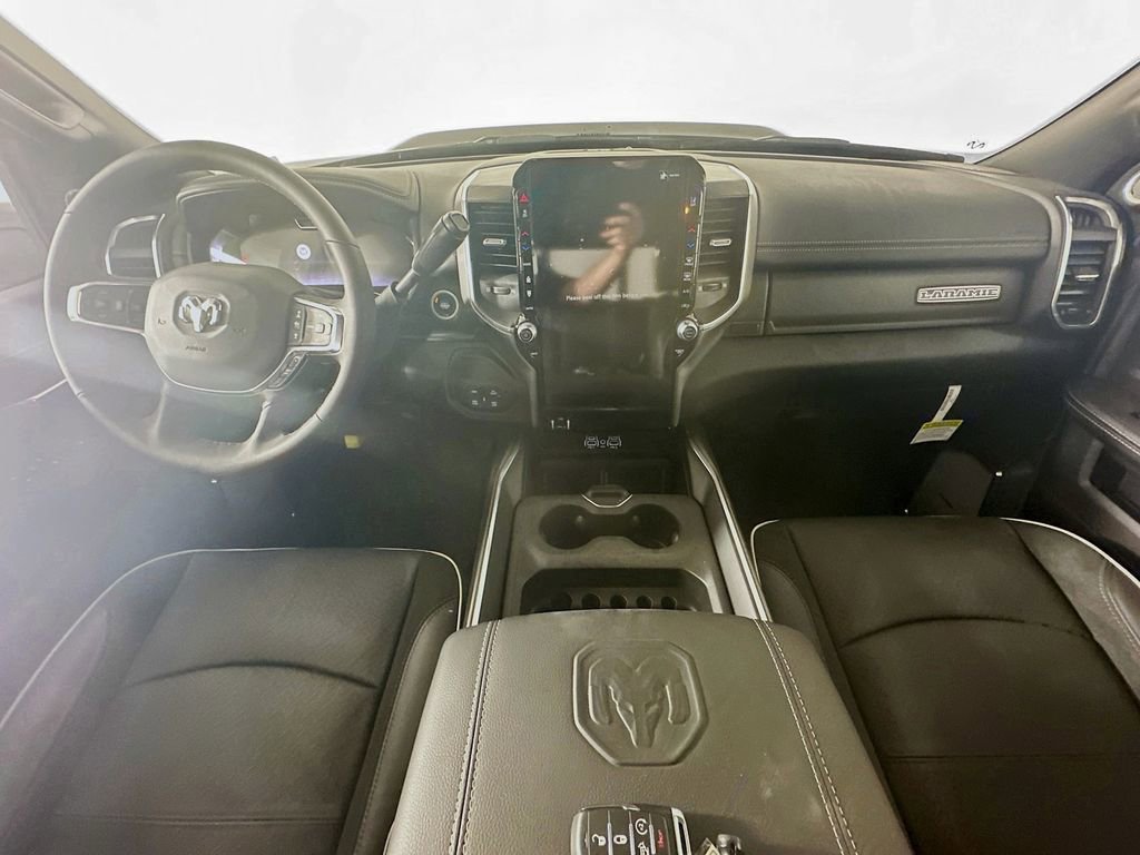 New 2025 RAM 2500 Laramie AWD/4WD image 9