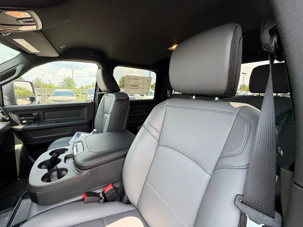 New 2026 RAM 3500 Tradesman AWD/4WD image 14