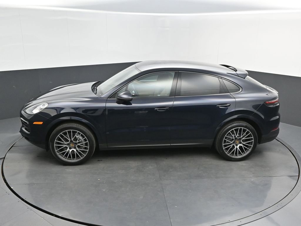 Used 2022 Porsche Cayenne Coupe w/ Premium Package image 26